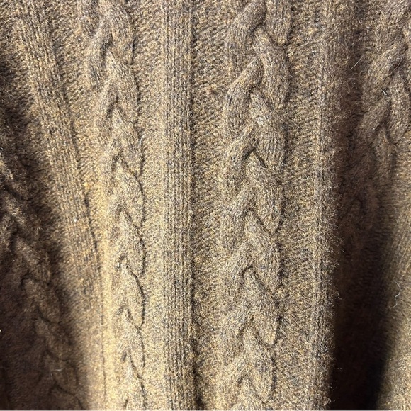 Gionfridda Shawl Collar Cable Knit Sweater. - Picture 2 of 6